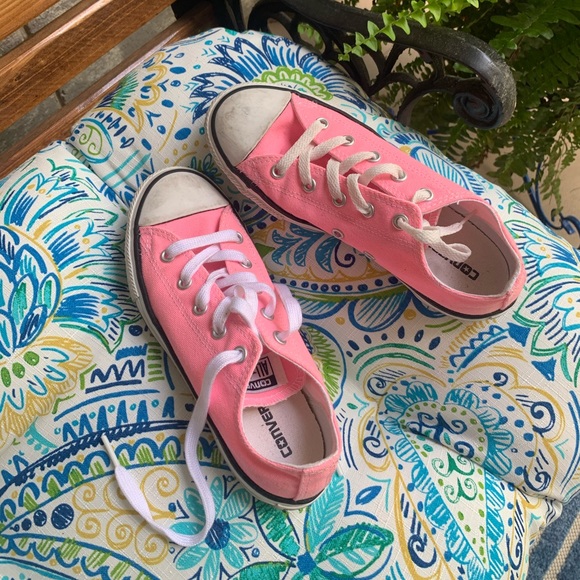 Pink converse - Picture 2 of 5